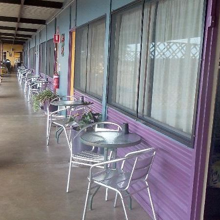 Reef Gardens Motel พรอเซอร์ไพน์ ภายนอก รูปภาพ