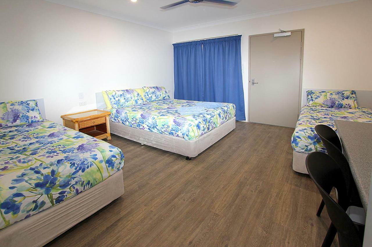 Reef Gardens Motel พรอเซอร์ไพน์ ภายนอก รูปภาพ